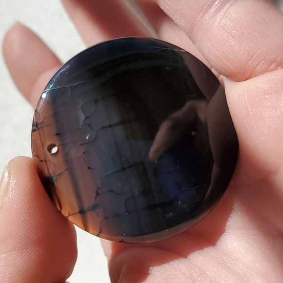 New Black Dragon Veins Agate Round Pendant. - Picture 7 of 12